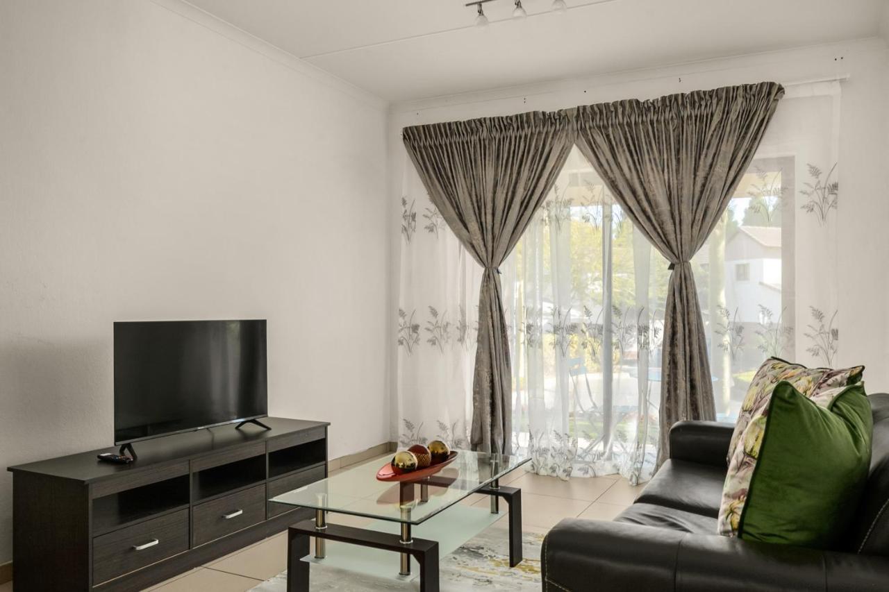 V&S Apartments - Immaculate Luxury Apartment In Fourways, Johannesburg Sandton Exterior photo
